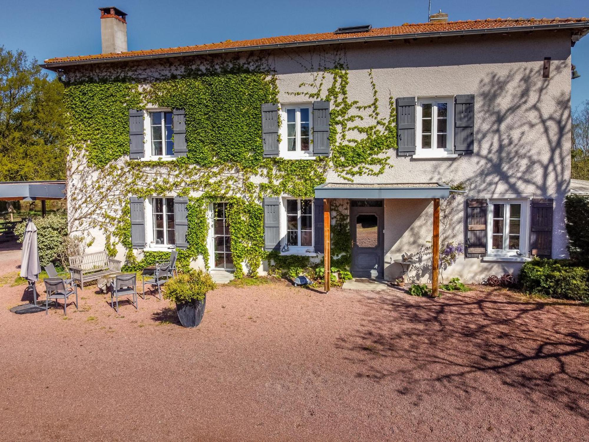Domaine D'Aromm - Chambres D'Hotes & Gites - Piscine, Etangs & Animaux - Au Calme Ouches Exterior photo